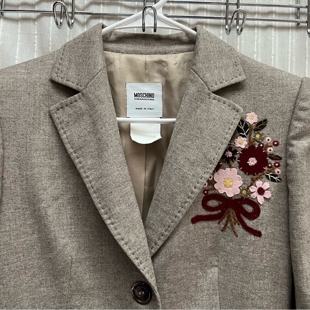 Moschino Beige Blazer with Floral Embroidery size 8 - Picture 9 of 11